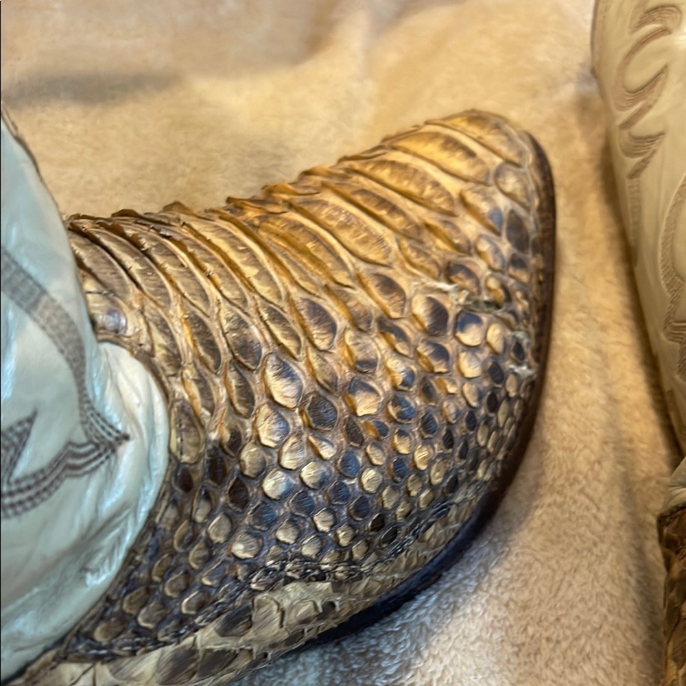 Snakeskin Cowboy Boots with Embossed Design - Picture 4 of 12
